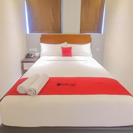Reddoorz Plus @ Uno Jalan Merak Samarinda Exterior photo