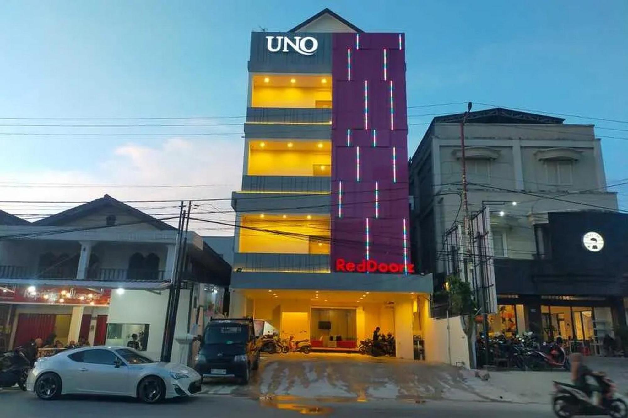 Reddoorz Plus @ Uno Jalan Merak Samarinda Exterior photo